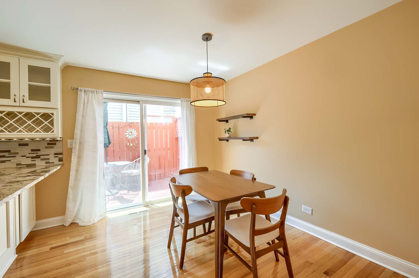 415 Park Avenue D Property Photo 4