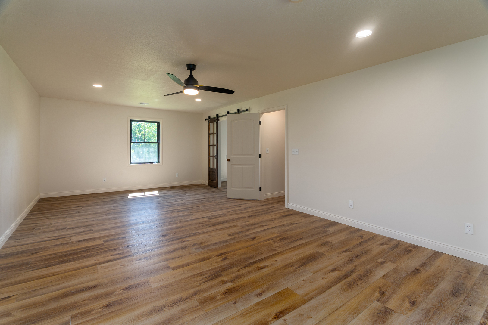 956 Auburn Lane Property Photo 24