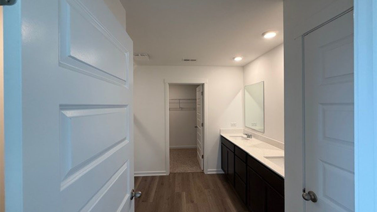 11233 Fleetwood Street Property Photo 6