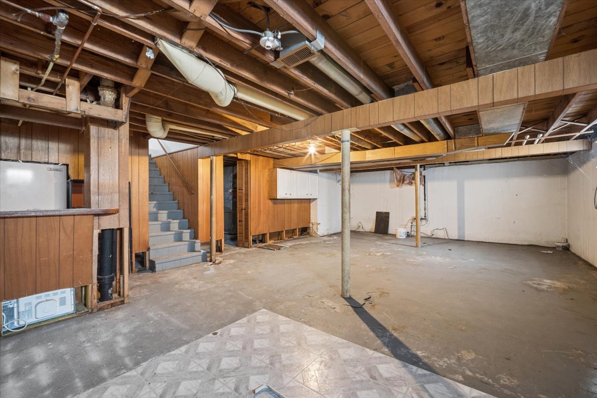 735 Prairie Avenue Property Photo 11