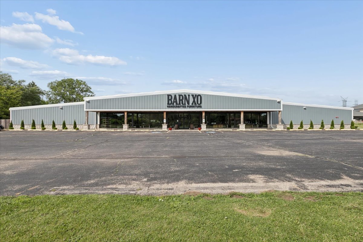 800 E Us Highway 45 Property Photo 1