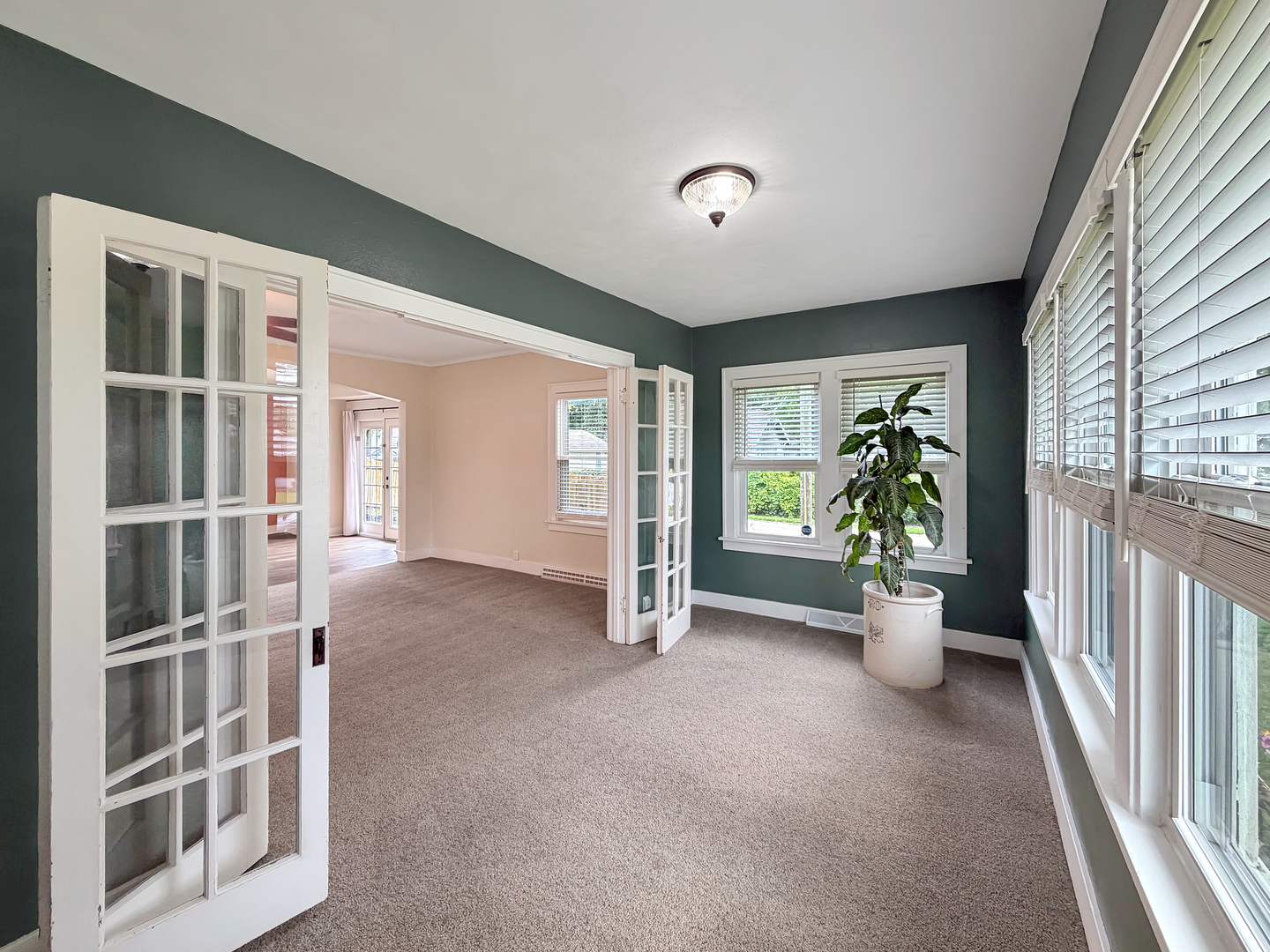 904 S Mckinley Avenue Property Photo 8