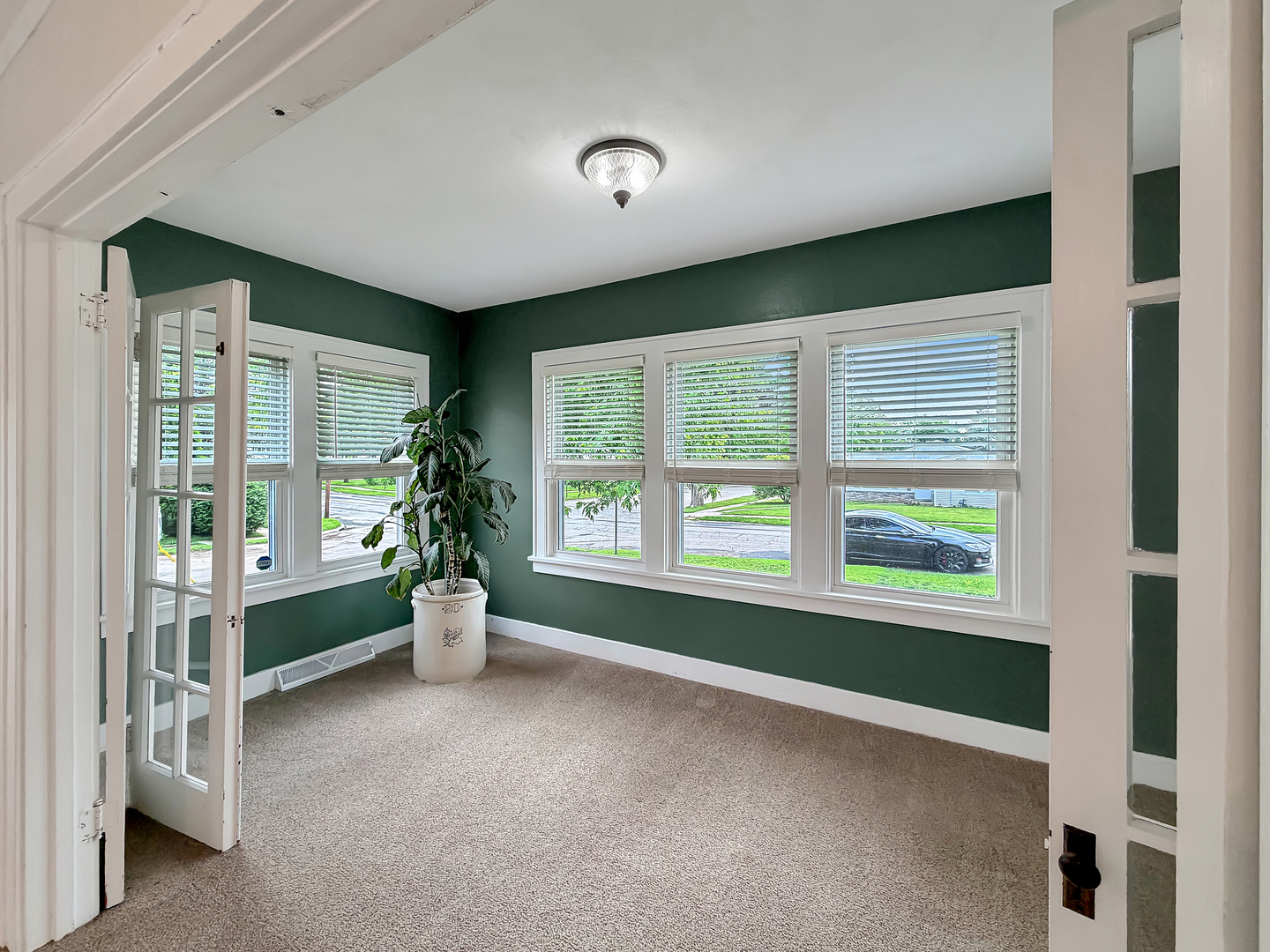 904 S Mckinley Avenue Property Photo 10