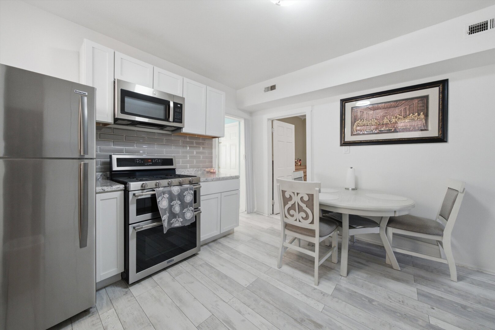 1324 S 48th Court Property Photo 4