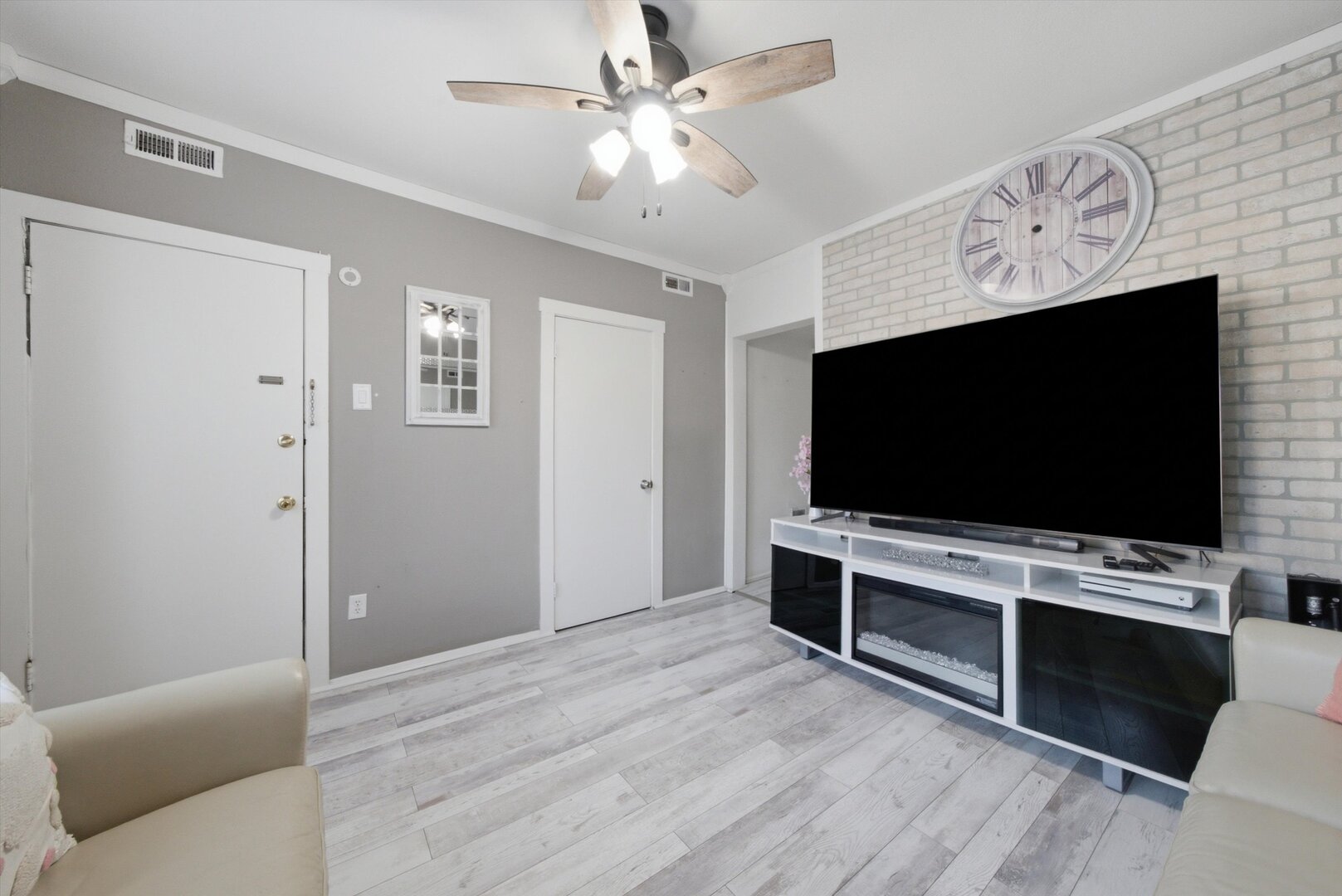 1324 S 48th Court Property Photo 16