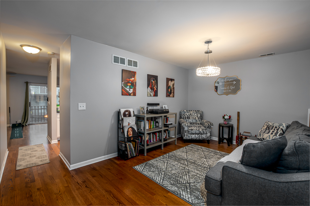 4414 S King Drive F Property Photo 9