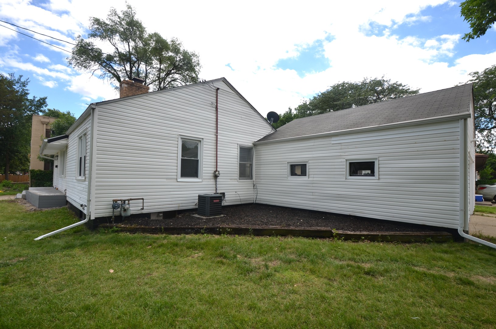 2020 N Rockton Avenue Property Photo 2