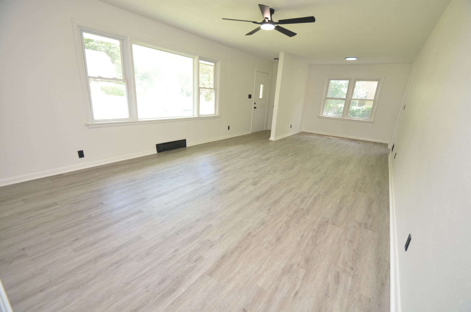2020 N Rockton Avenue Property Photo 3