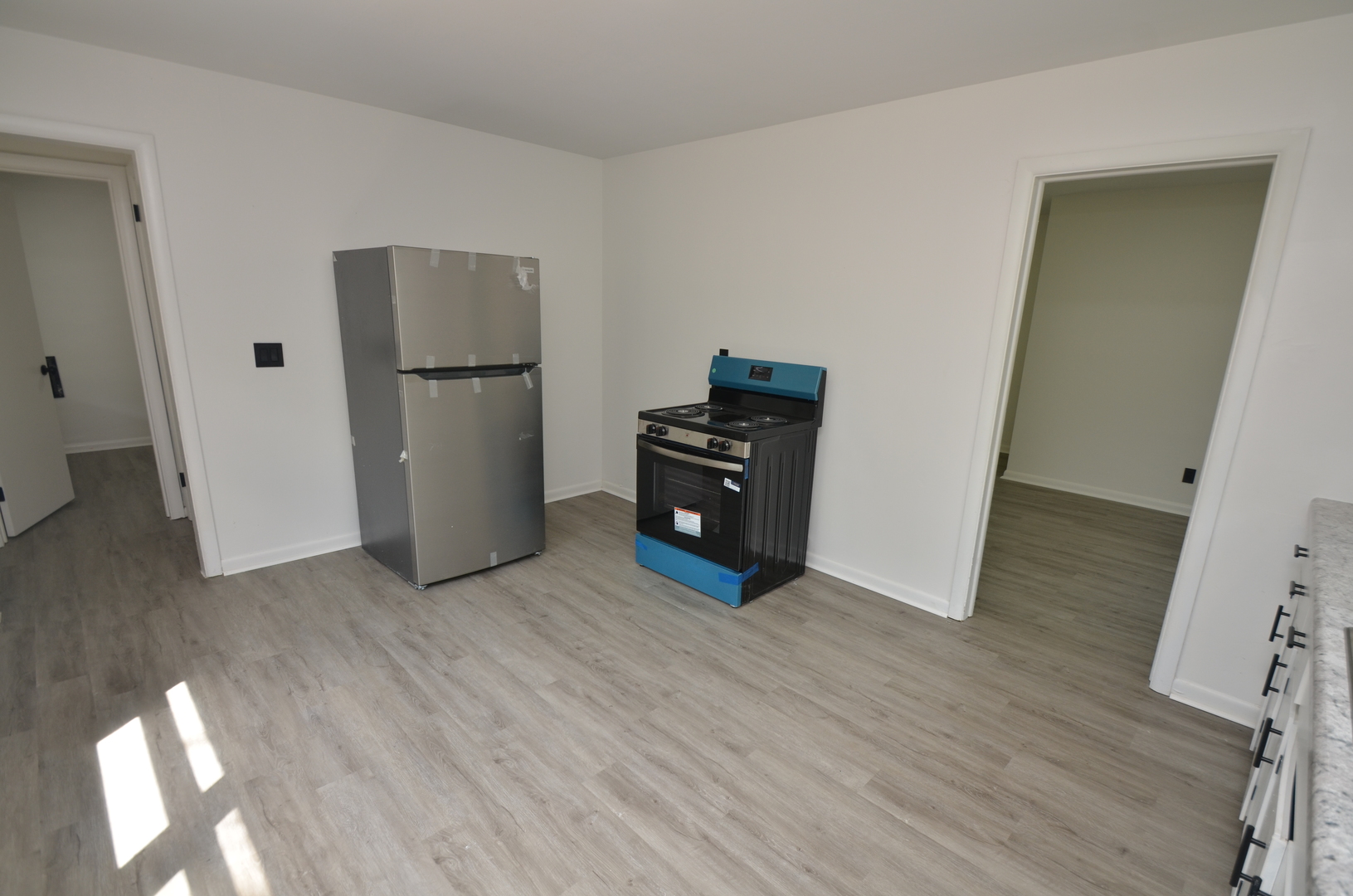 2020 N Rockton Avenue Property Photo 7