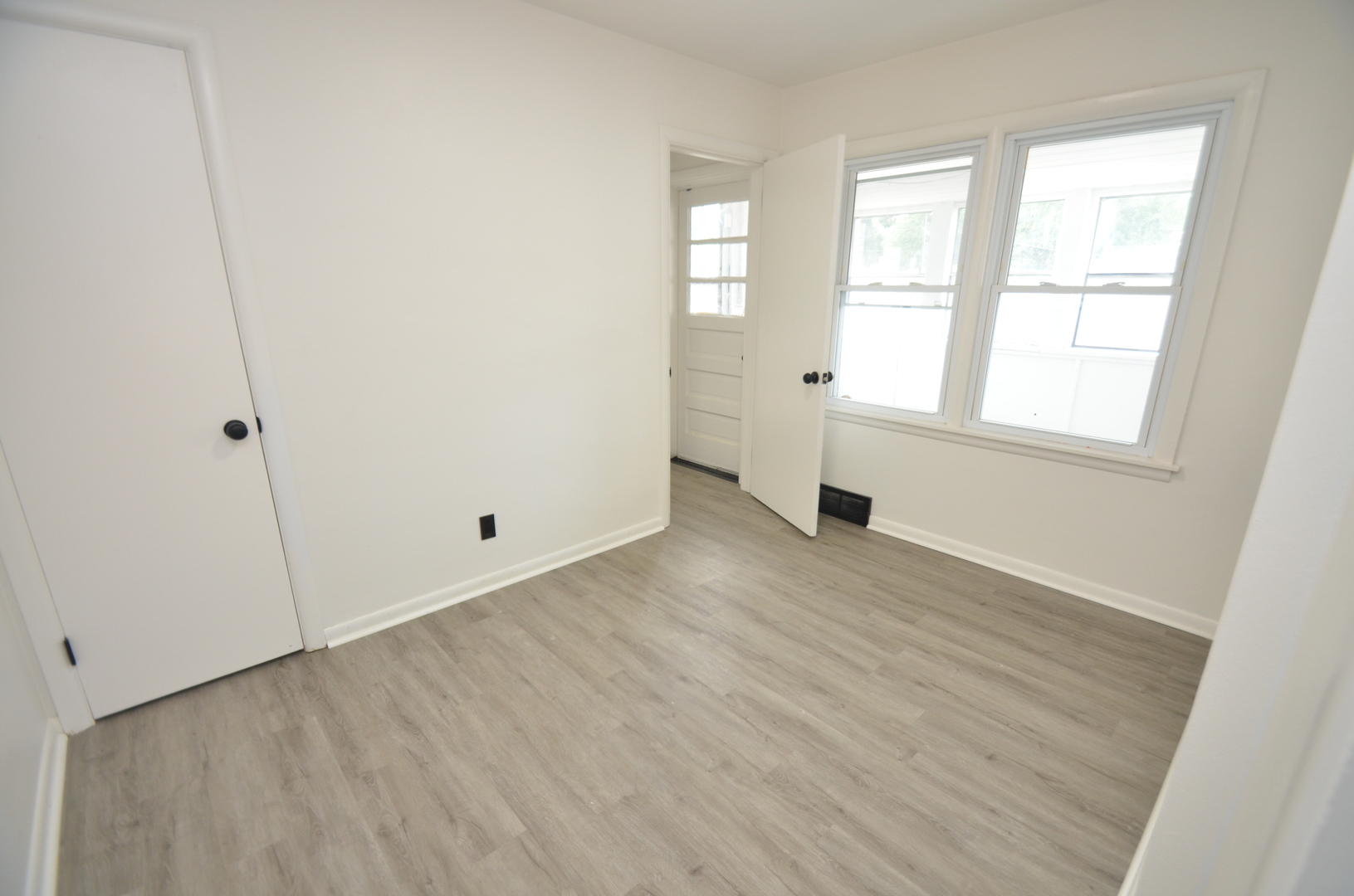 2020 N Rockton Avenue Property Photo 13