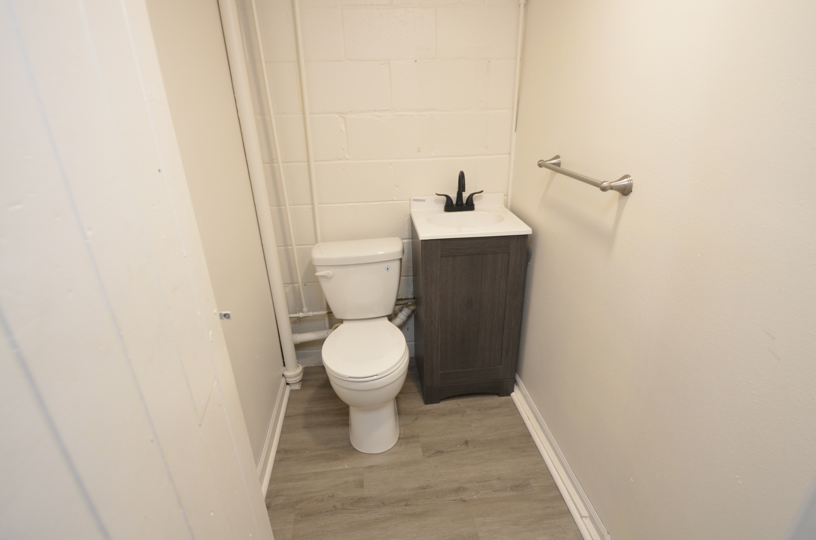 2020 N Rockton Avenue Property Photo 18
