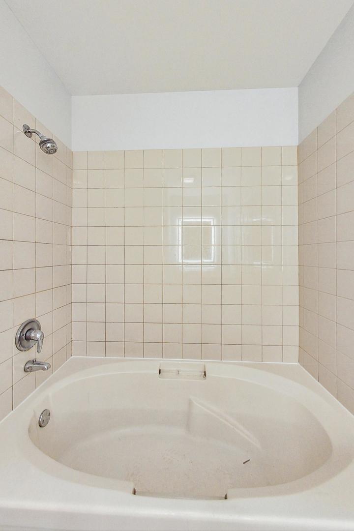 8 W Monroe Street 1403 Property Photo 12