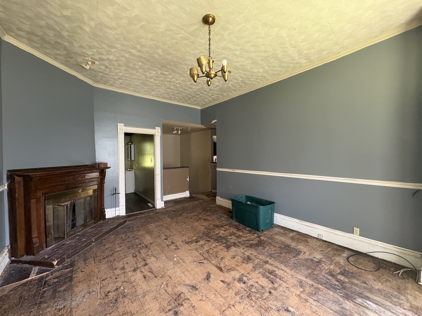 1211 N Park Street Property Photo 5