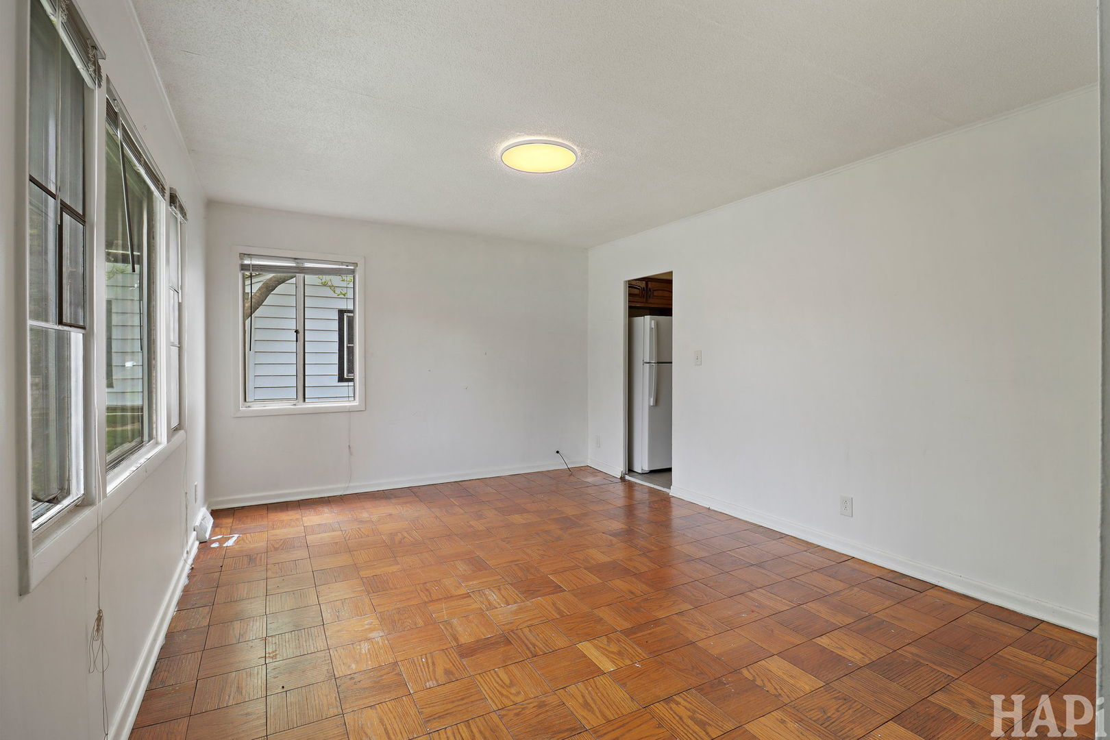 916 Chestnut Street Property Photo 3