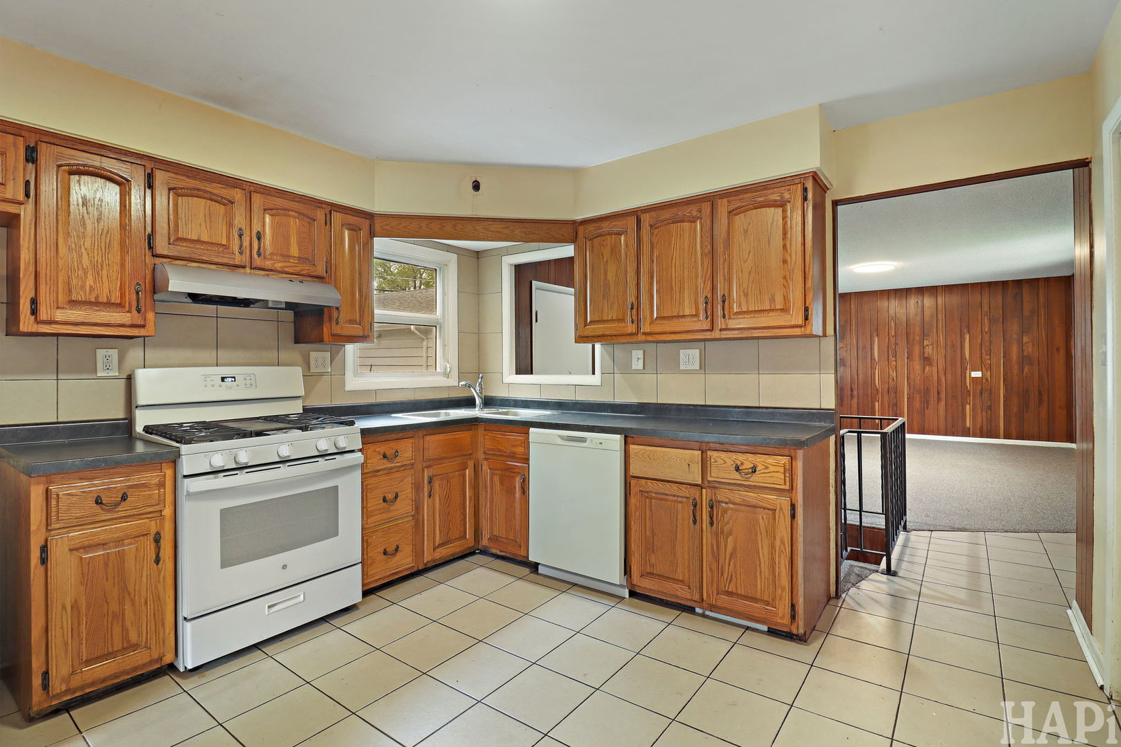 916 Chestnut Street Property Photo 5