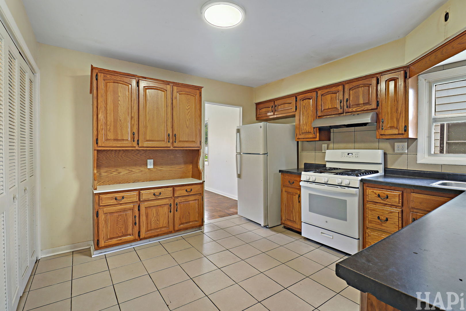 916 Chestnut Street Property Photo 6