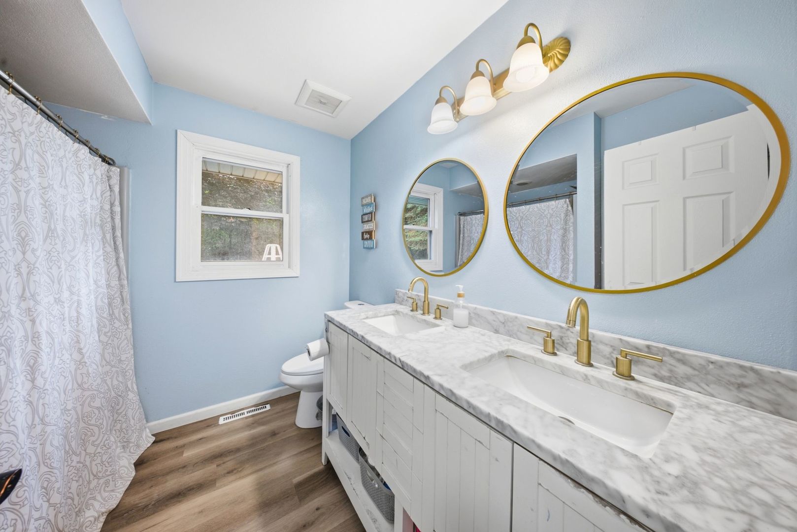 126 Ne Queensbury Place Property Photo 10