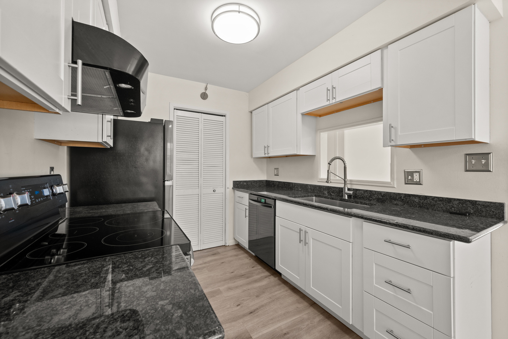 1610 Meadowbrook Court Property Photo 7