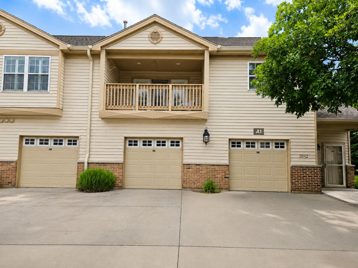 3846 Thornhill Drive 3846 Property Photo 2