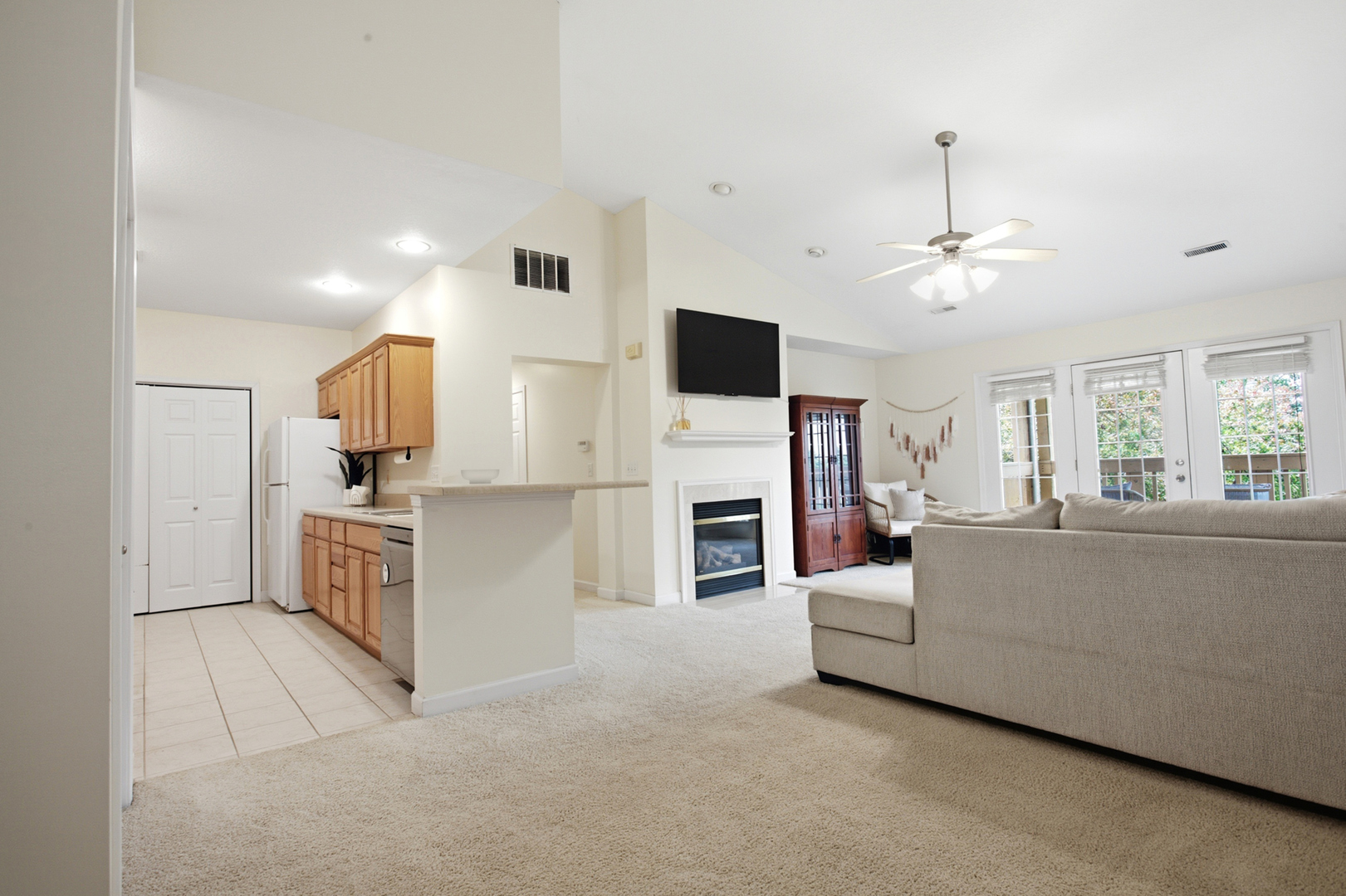 3846 Thornhill Drive 3846 Property Photo 3