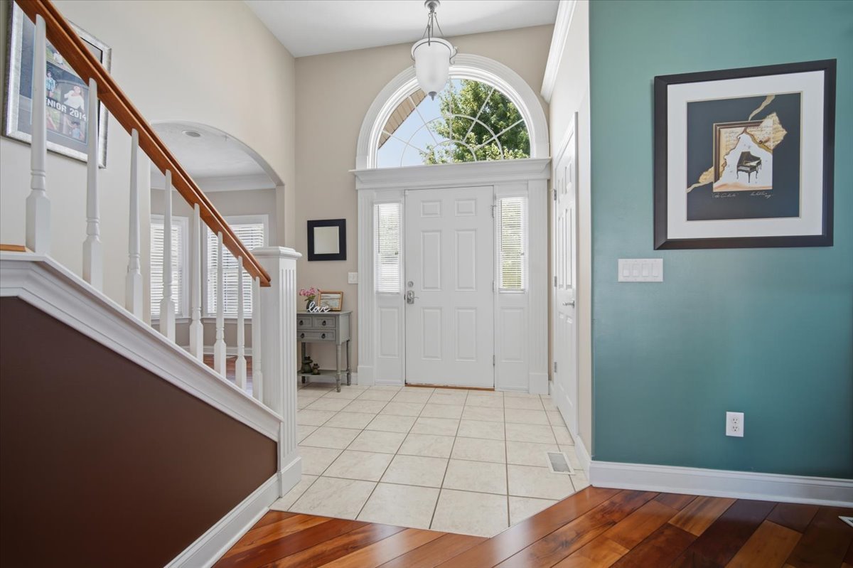46 Conway Circle Property Photo 4