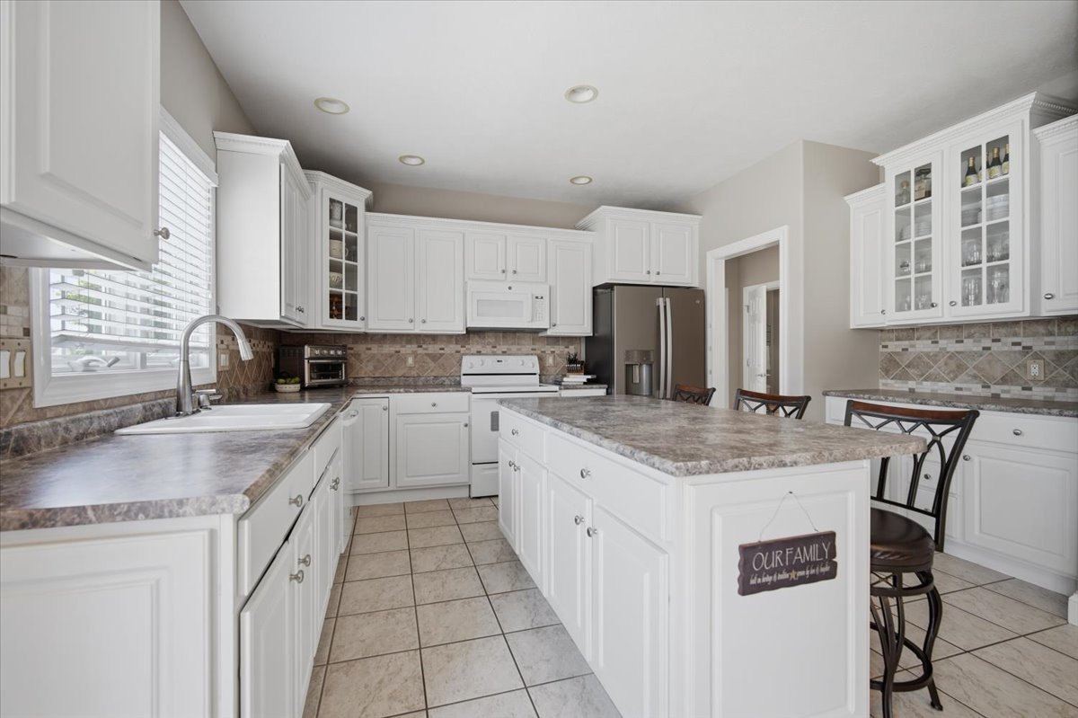 46 Conway Circle Property Photo 10