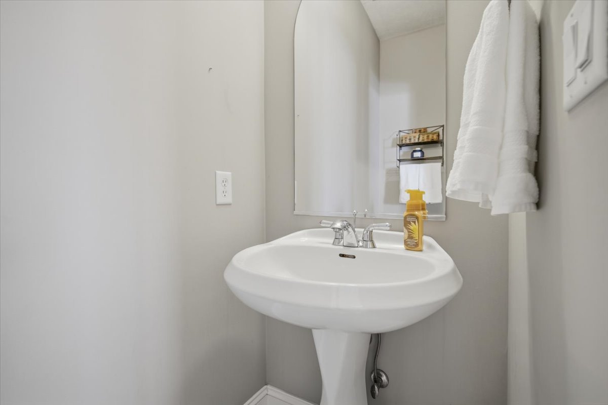 46 Conway Circle Property Photo 20