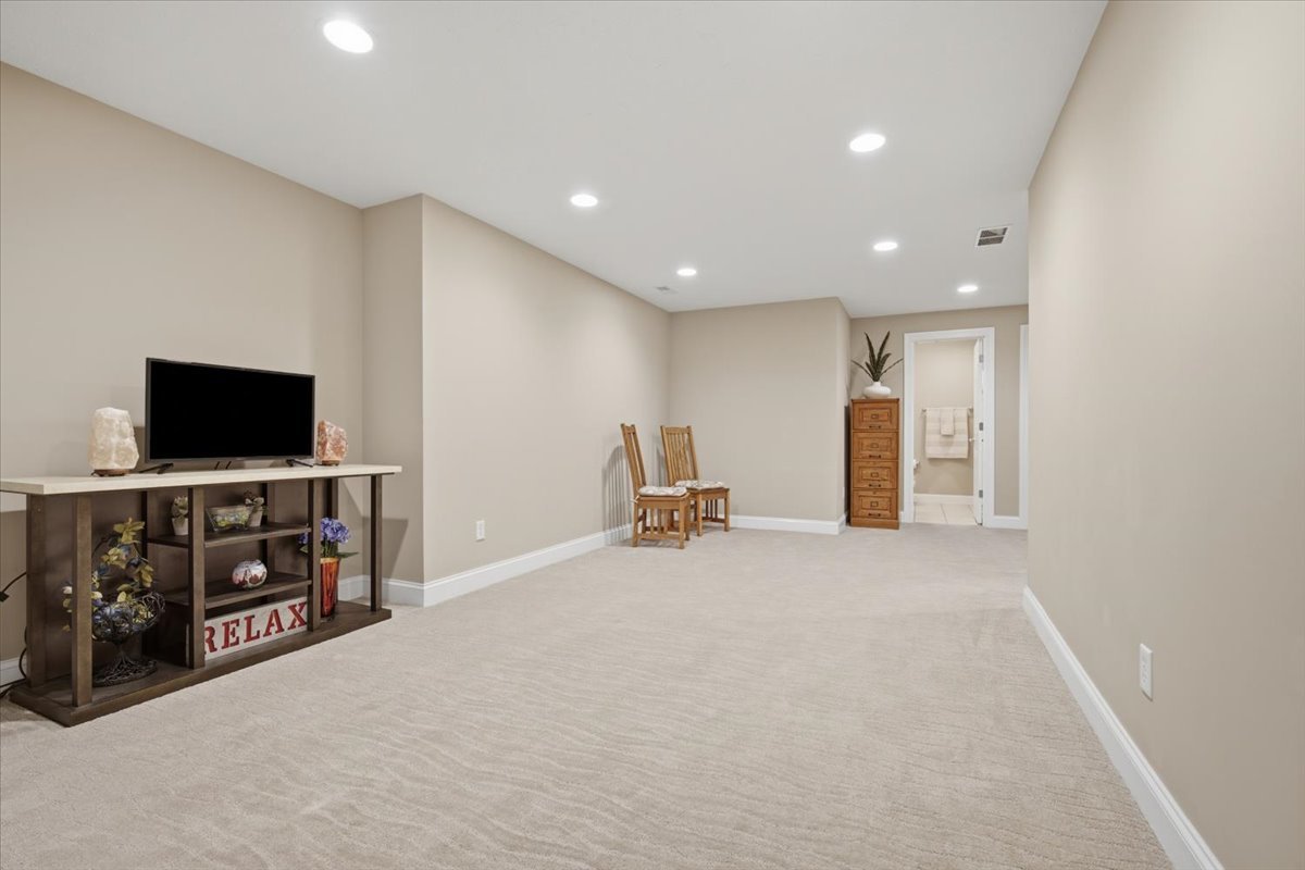 46 Conway Circle Property Photo 39