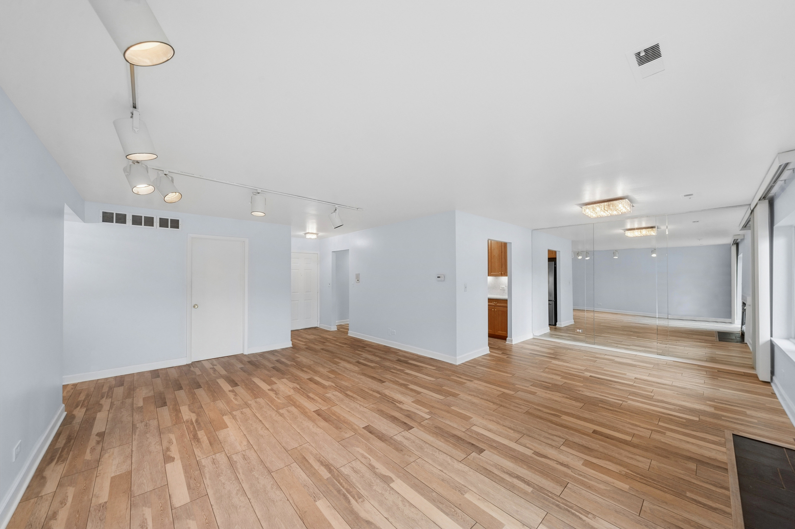 3070 Pheasant Creek Drive 106 Property Photo 4