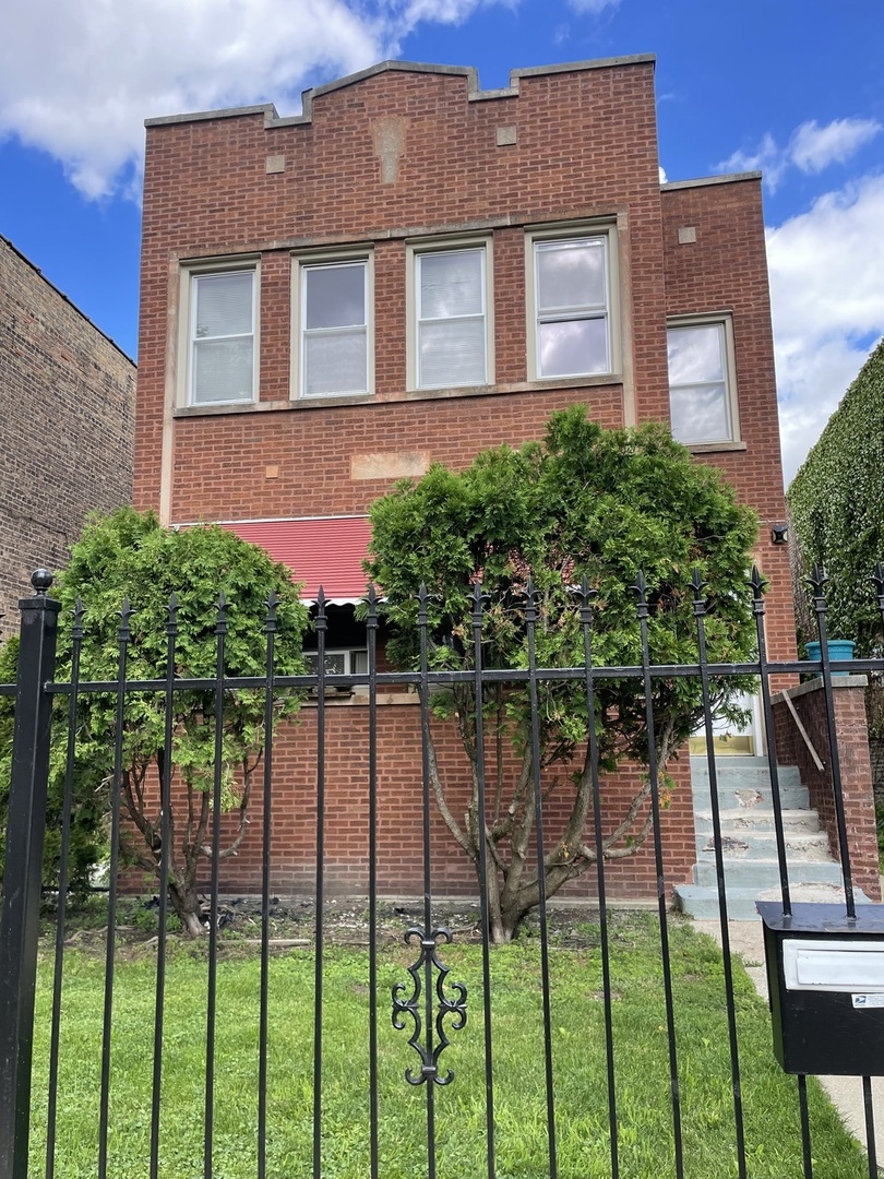 1755 N Meade Avenue Property Photo 1