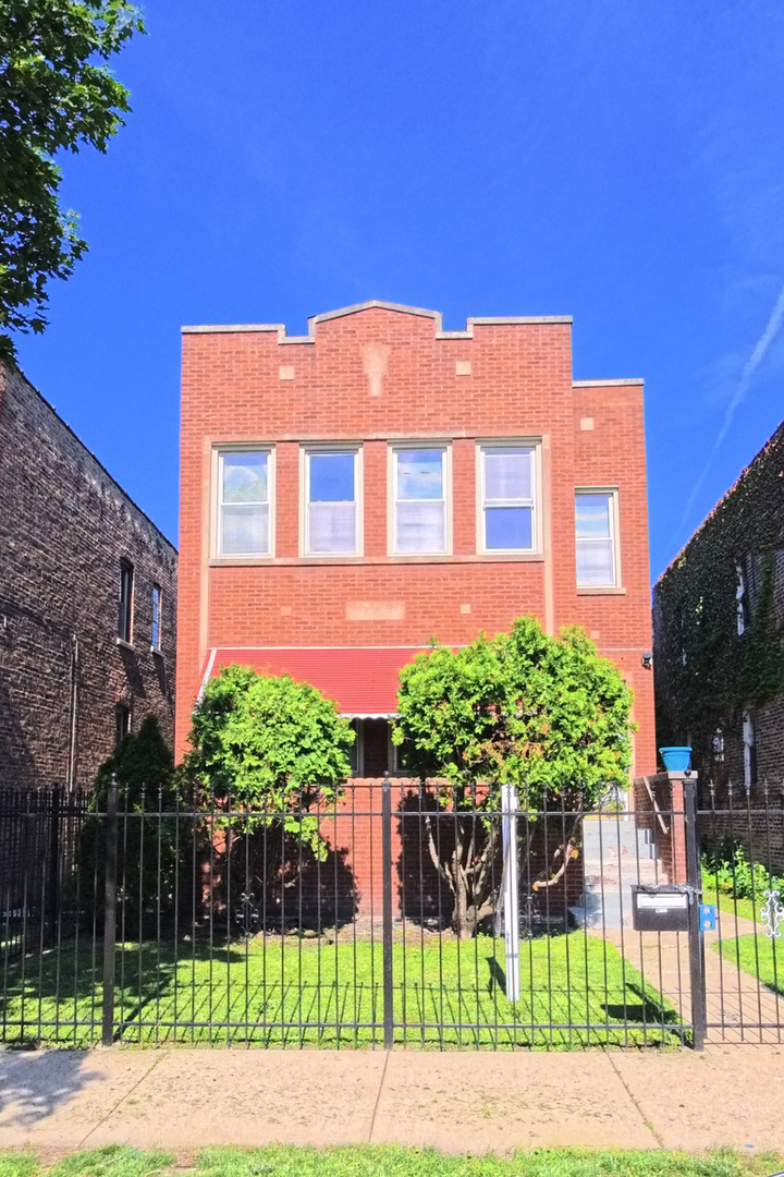 1755 N Meade Avenue Property Photo 2