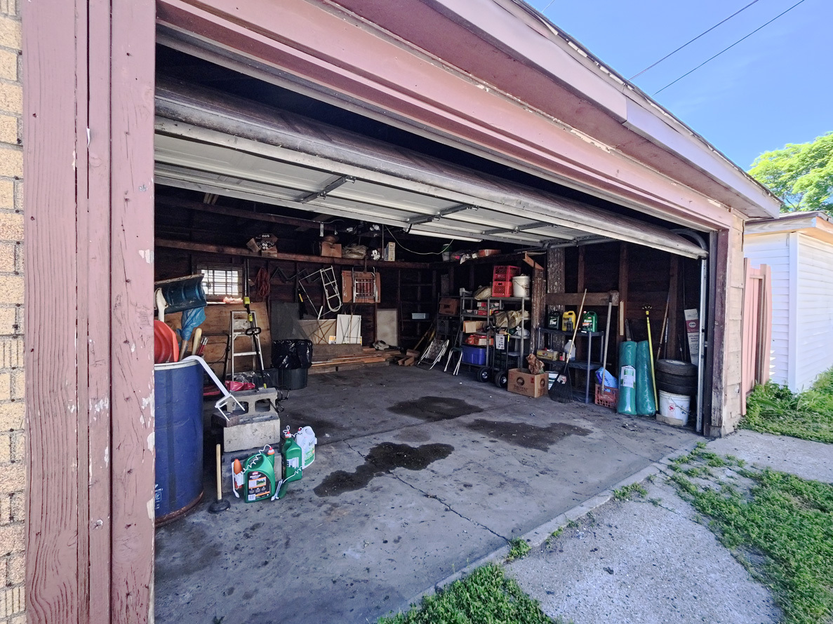 1755 N Meade Avenue Property Photo 10