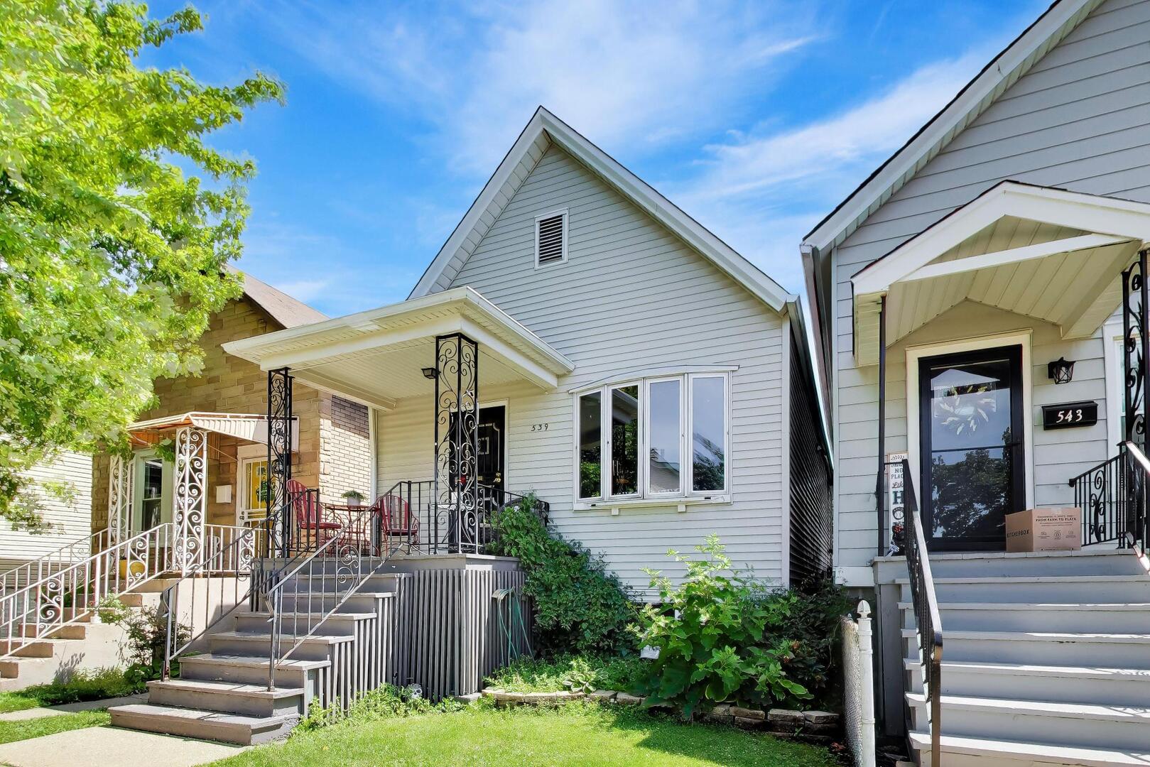 539 W 44th Street Property Photo 1