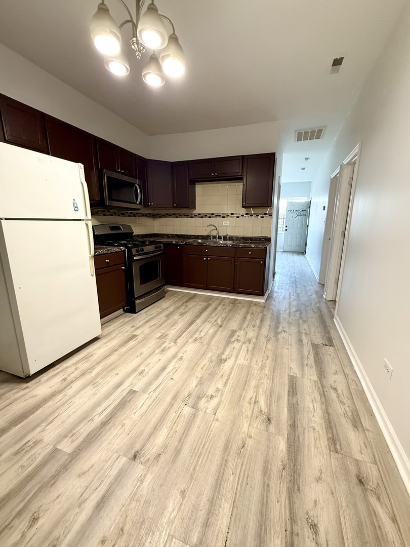4226 W Ogden Avenue Property Photo 9