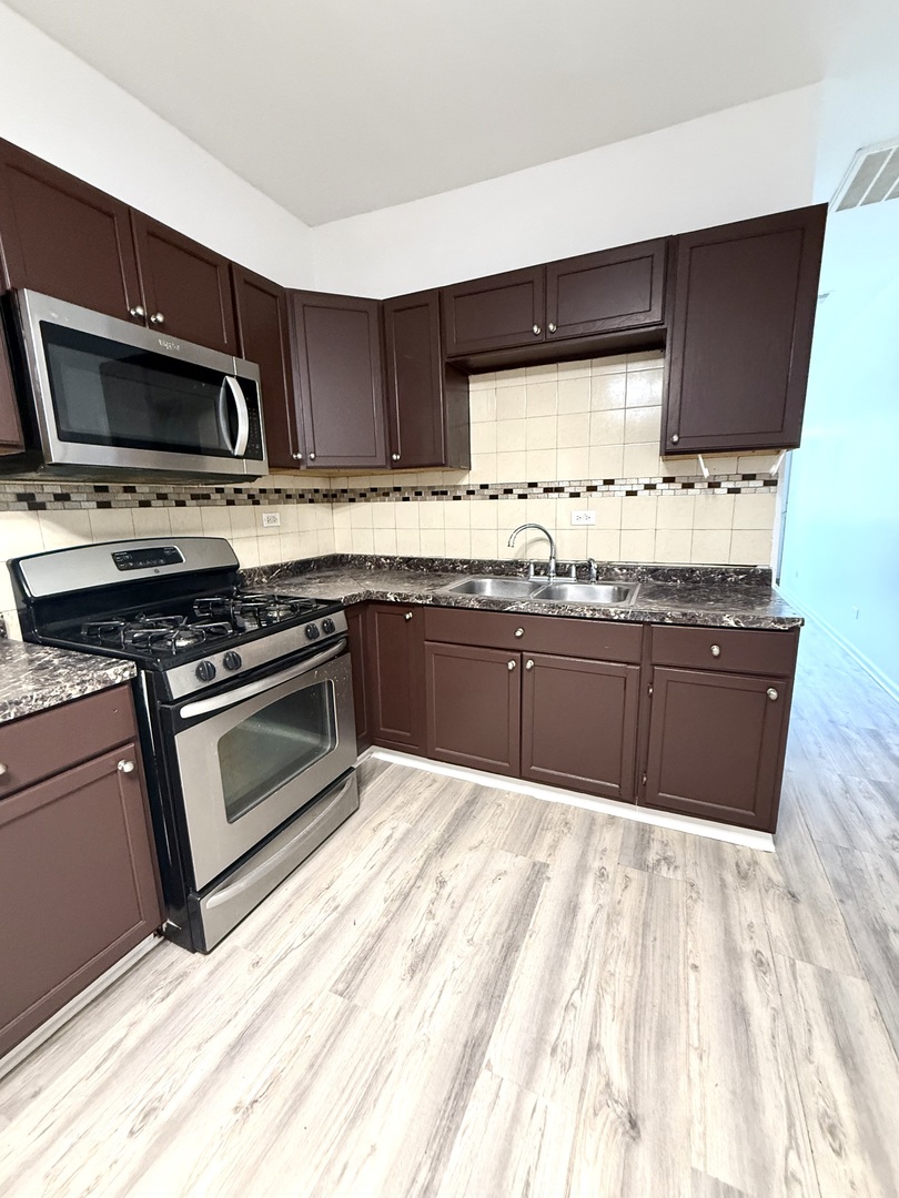 4226 W Ogden Avenue Property Photo 14