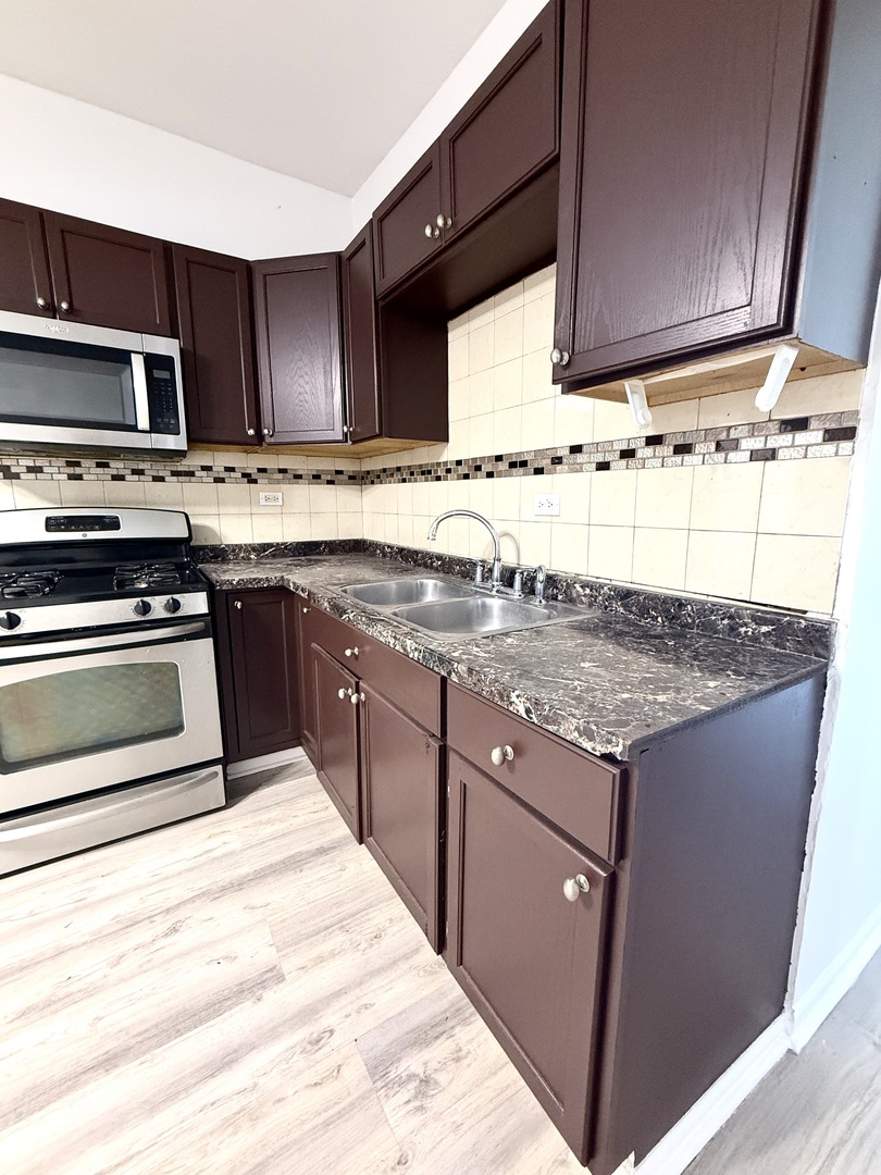 4226 W Ogden Avenue Property Photo 15