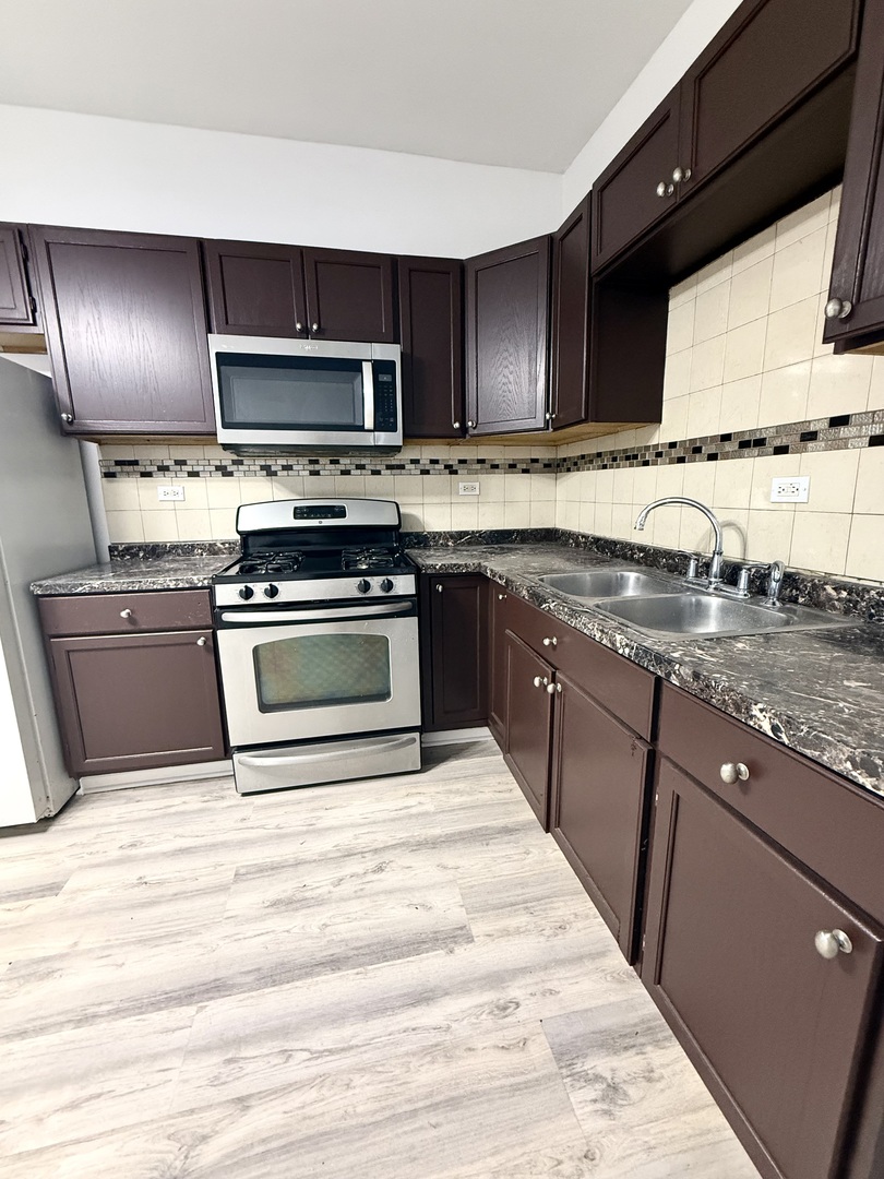 4226 W Ogden Avenue Property Photo 16