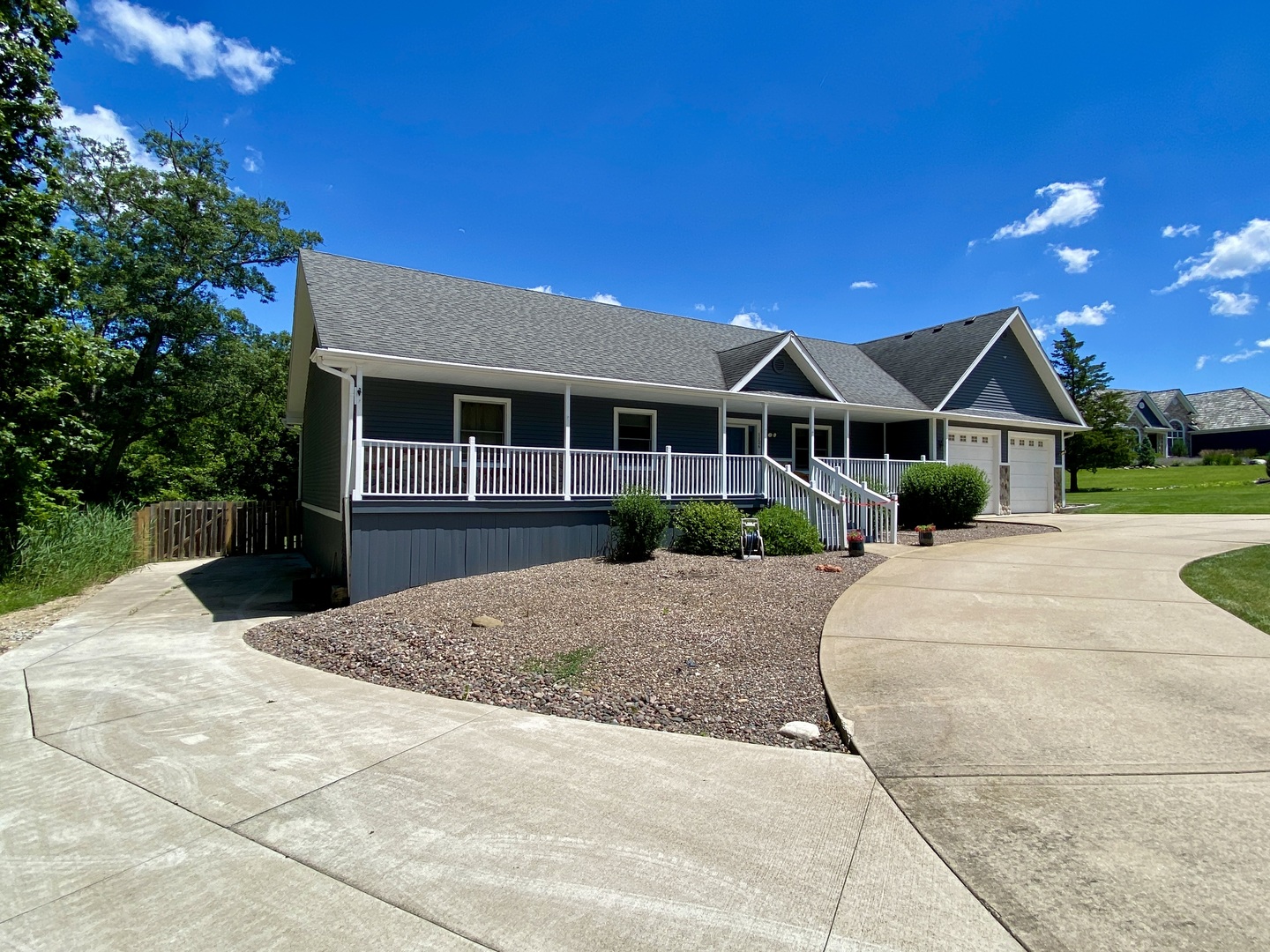 1126 S Eagle Chase Drive Property Photo 2
