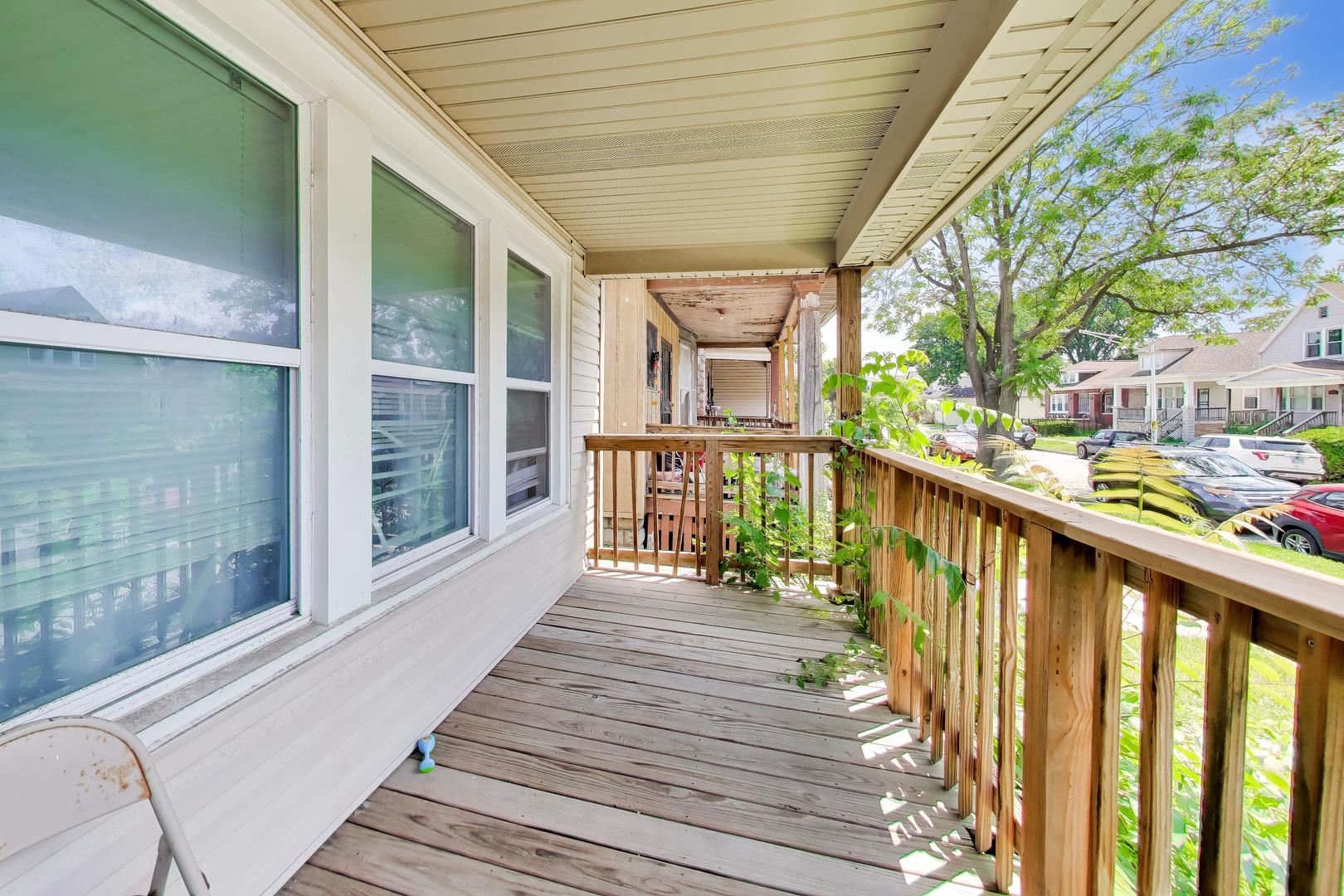 1462 W 73rd Street Property Photo 2
