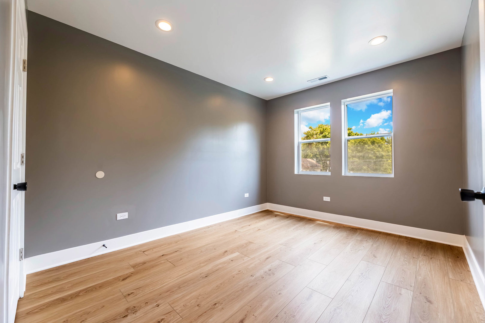 6501 S Claremont Avenue Property Photo 15