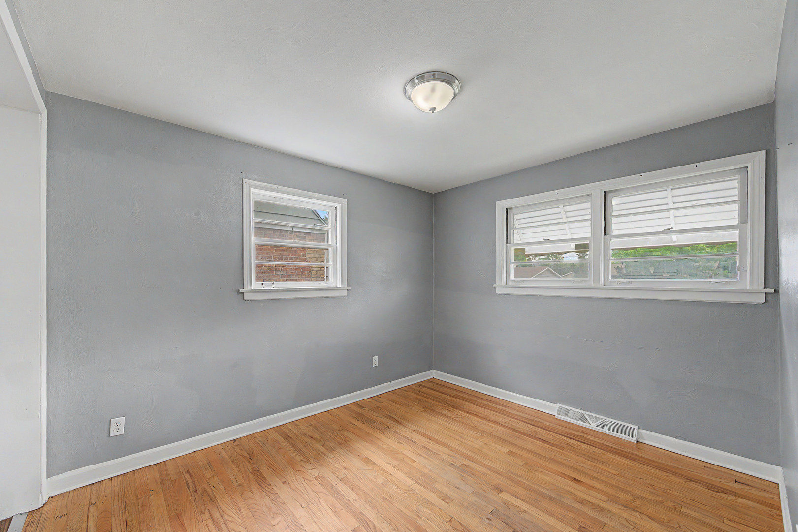 1481 Lincoln Avenue Property Photo 8