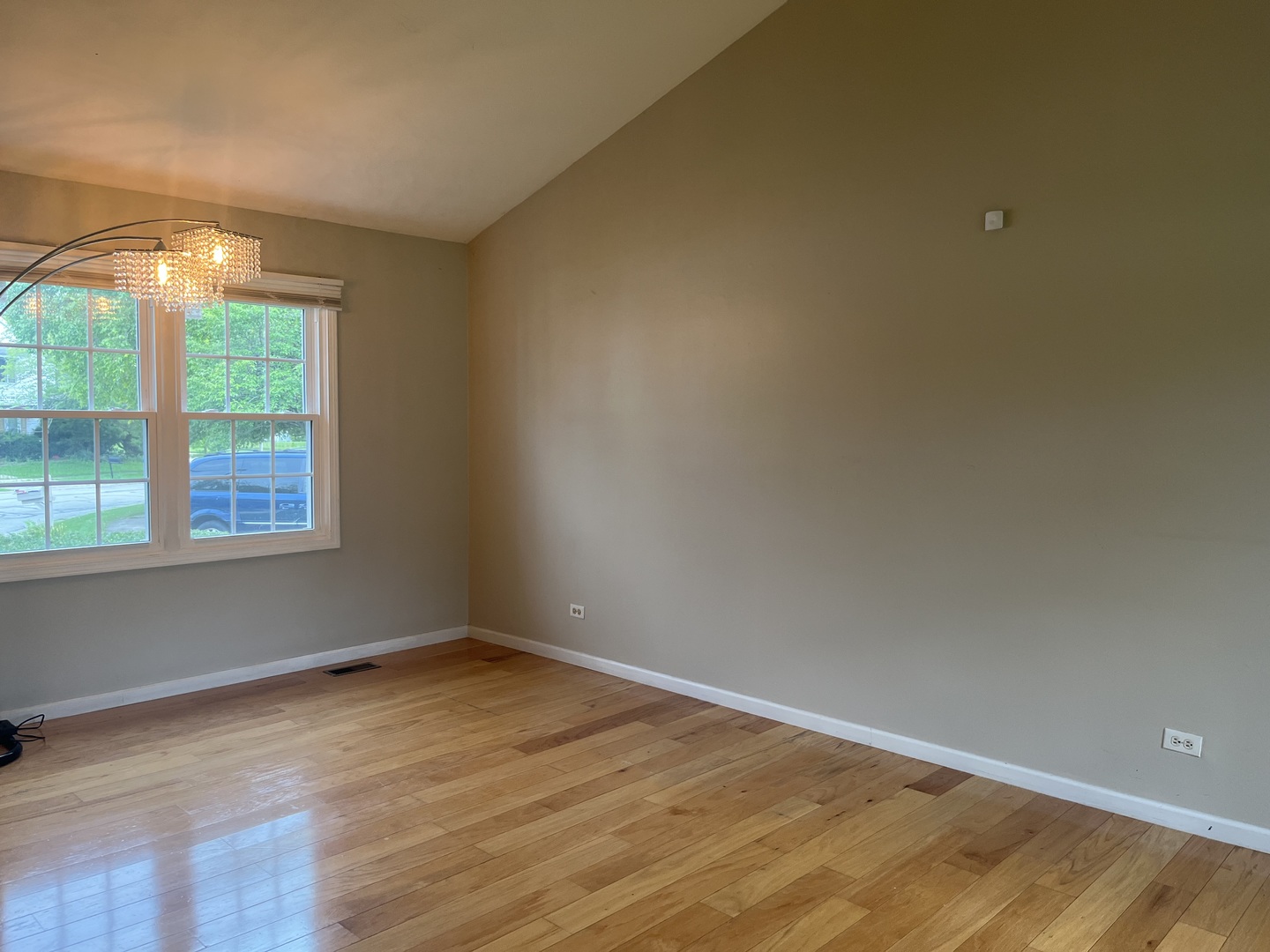 1208 Duke Court Property Photo 3