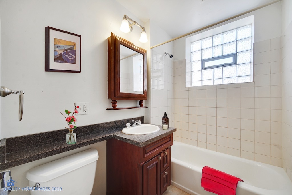 2774 N Kenmore Avenue 3 Property Photo 11