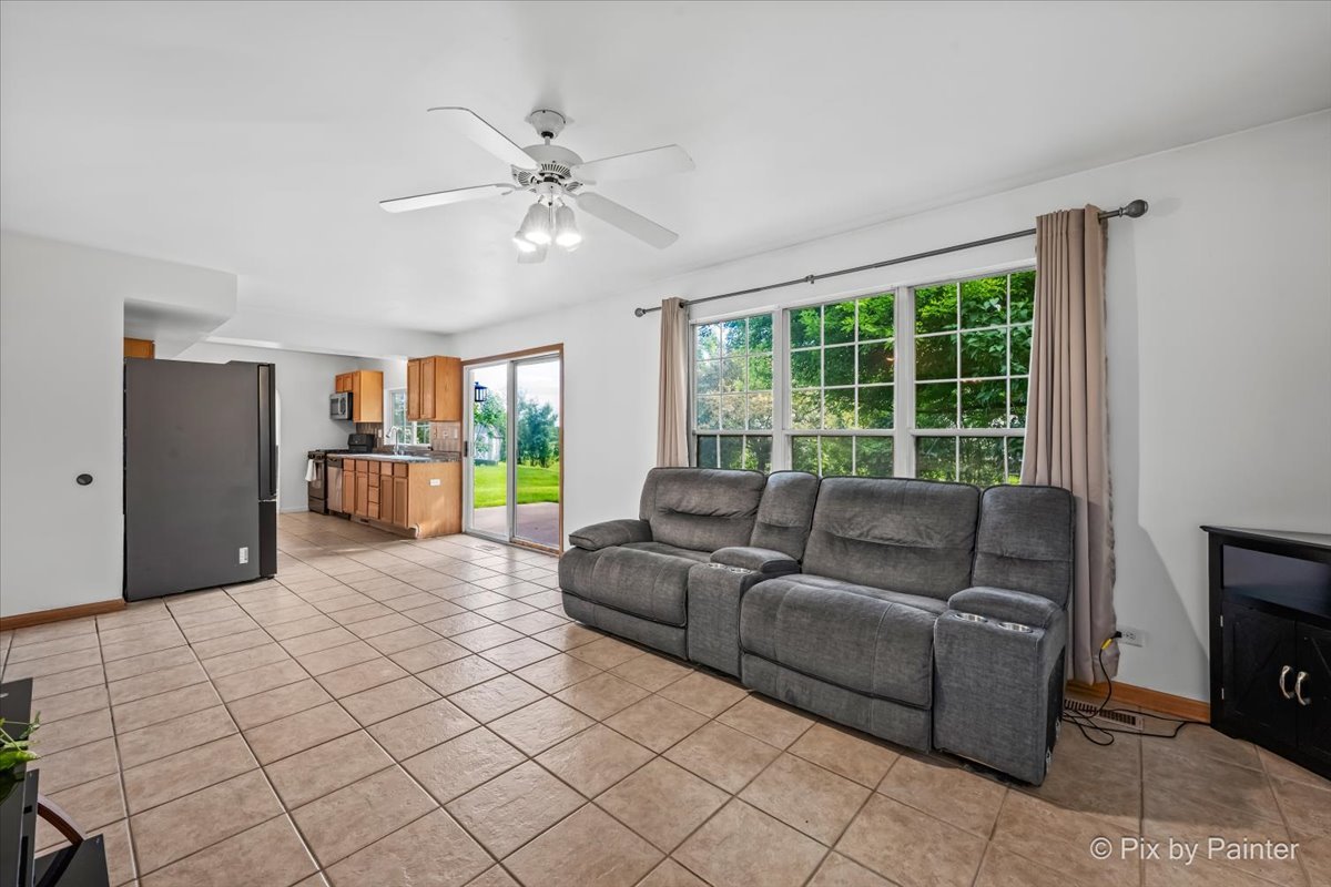 1755 Mission Hills Drive Property Photo 4