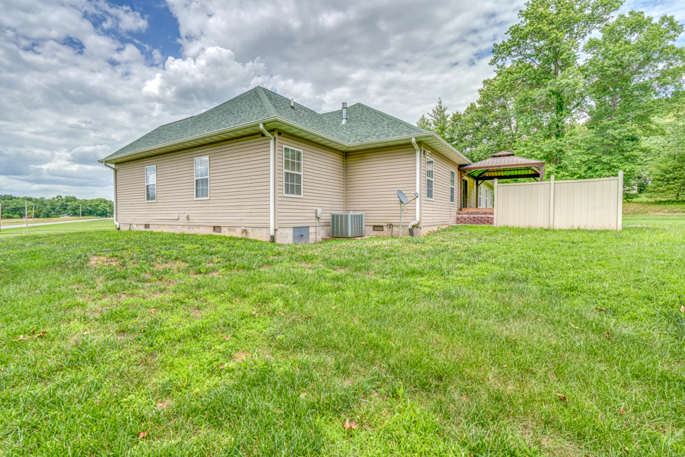 2108 S Hillside Lane Property Photo 4