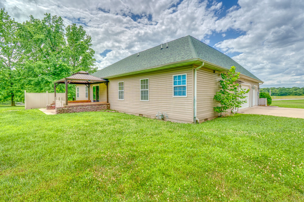 2108 S Hillside Lane Property Photo 6