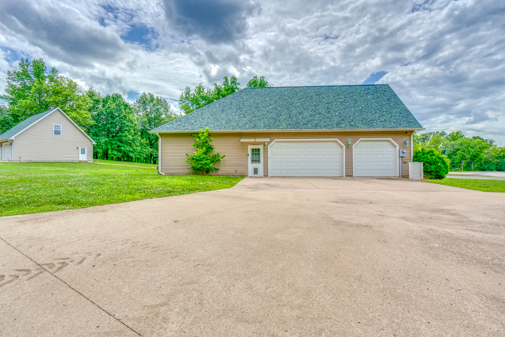 2108 S Hillside Lane Property Photo 7