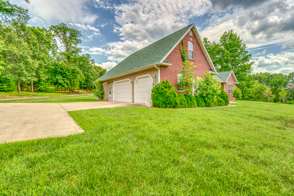 2108 S Hillside Lane Property Photo 8