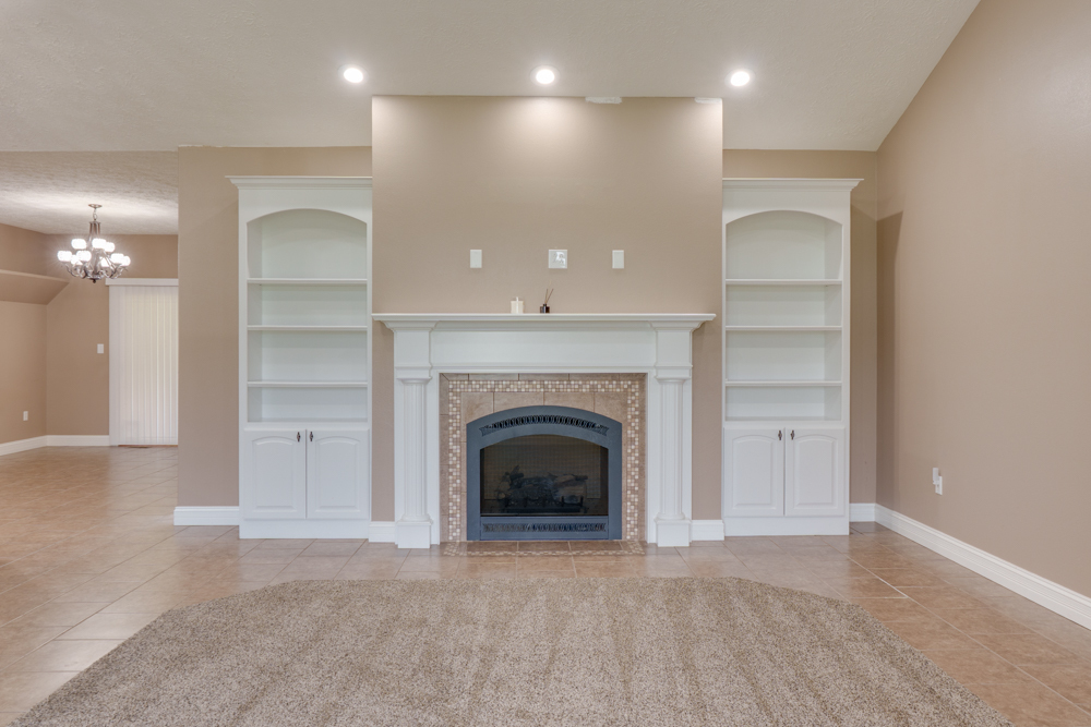 2108 S Hillside Lane Property Photo 9