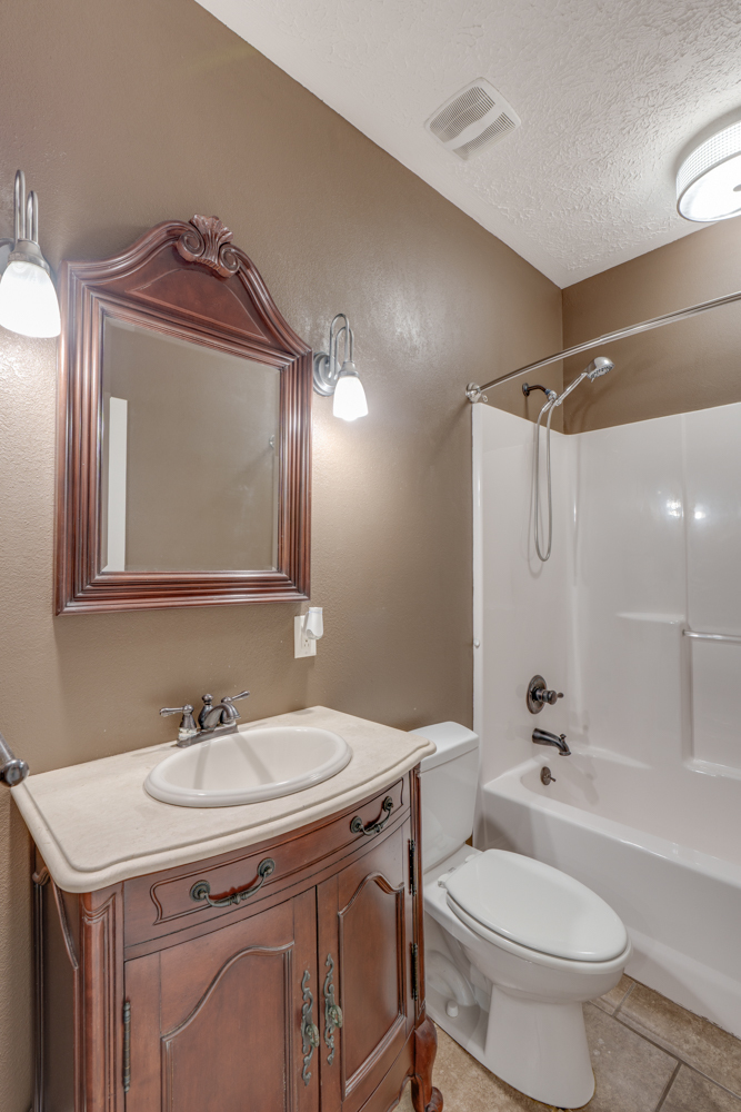 2108 S Hillside Lane Property Photo 18